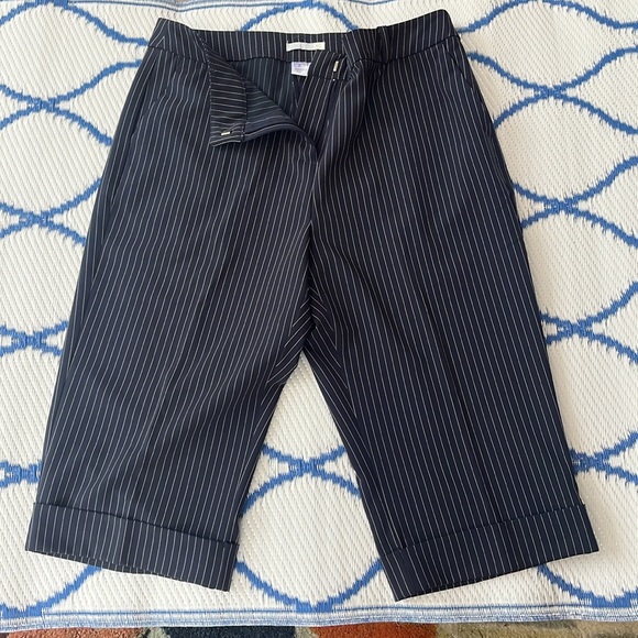 EUC striped bermuda shorts size 8 - Picture 8 of 10